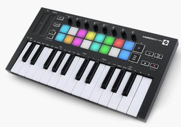 Продам или обменяю на что угодно USB MIDI-клавиатуру Novation Launchkey Mini MK3.